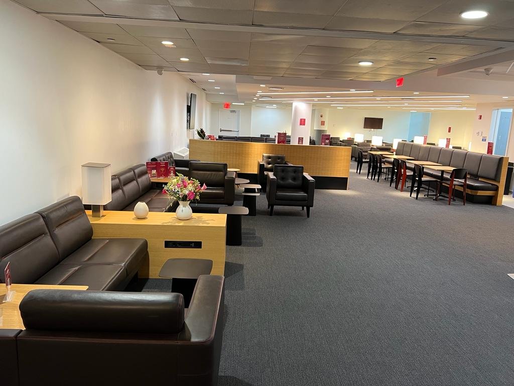 Know the Facilities & Services for Flyers at JFK Terminal 4
