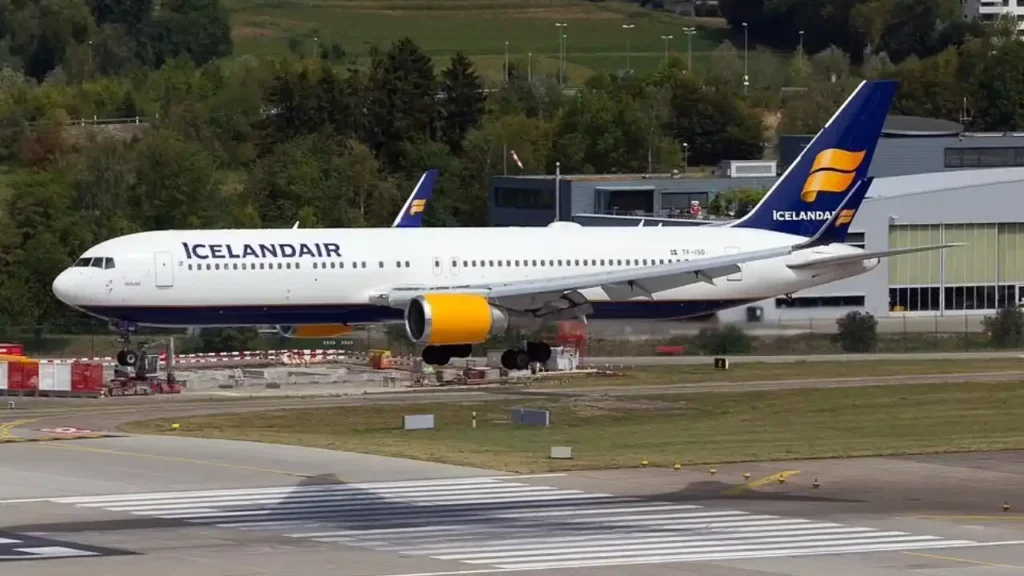 Arrivals at John F. Kennedy Airport Icelandair Terminal