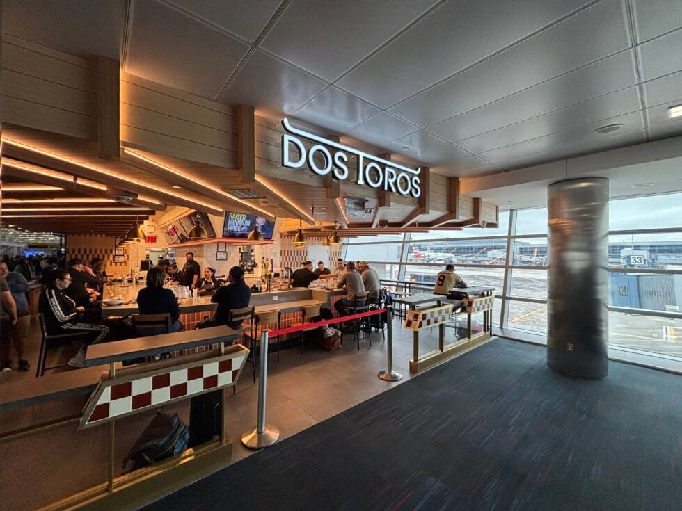 Where to Eat Terminal 8 JFK International Airport?